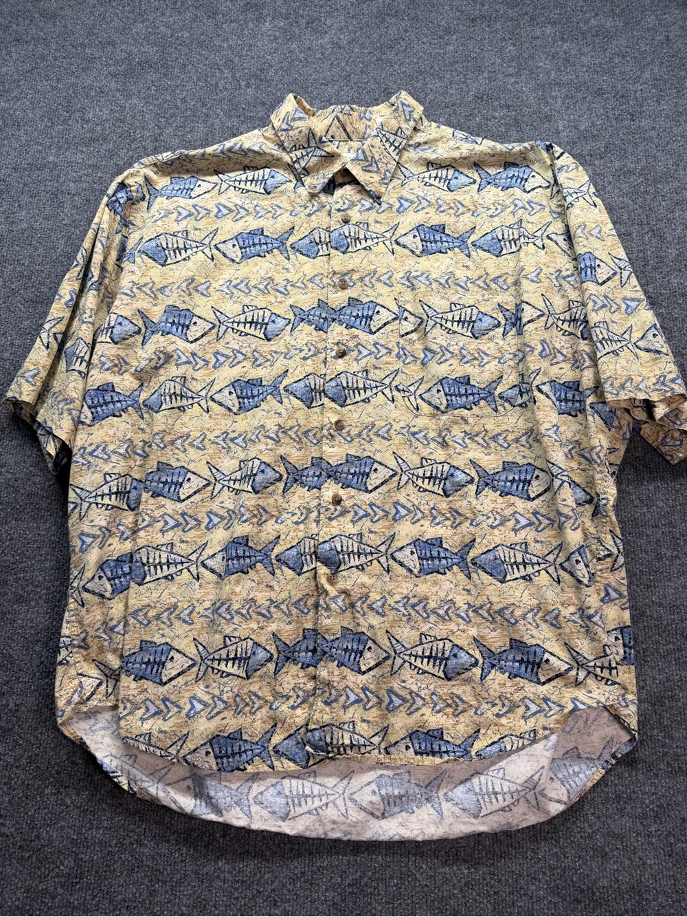 Casual Short-Sleeve Fish Print Button-Down Shirt - Blue on Tan